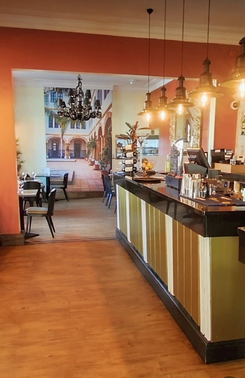Le Patio Restaurant & Bar